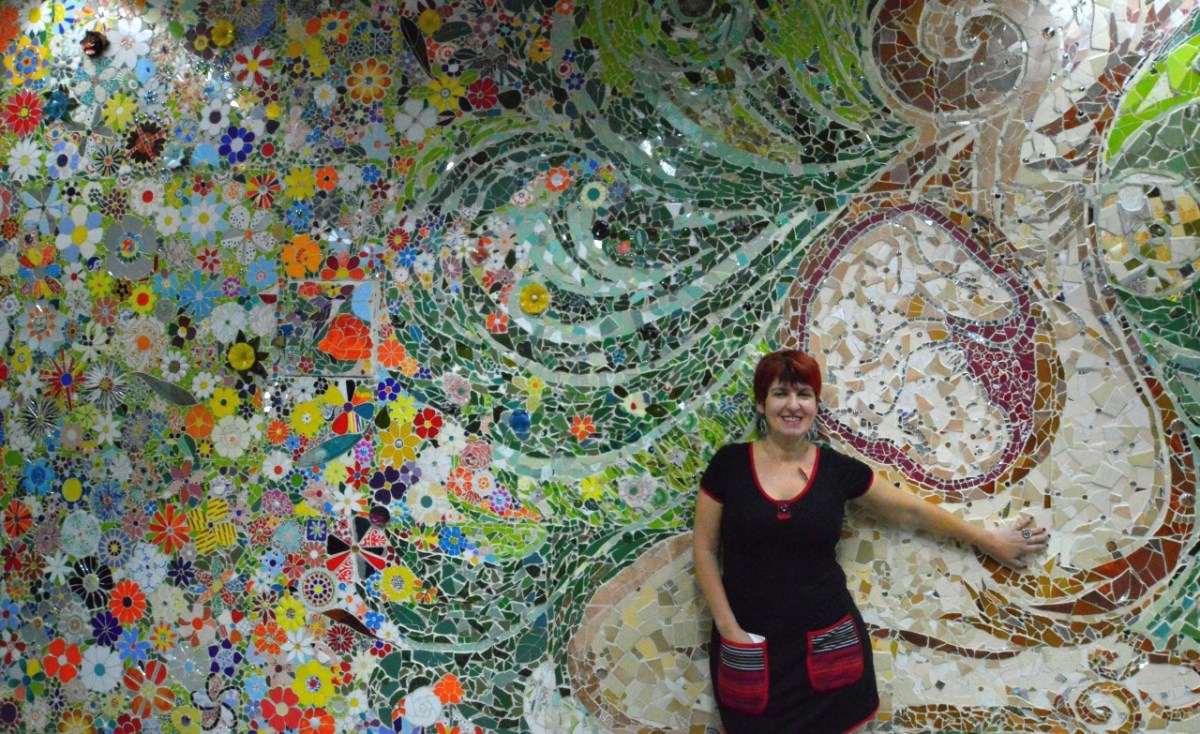 Karina Zinik - Mosaiquismo - Mural Maternidad Sarda