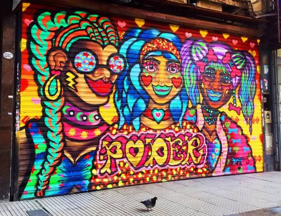 Arte Urbano para Empoderar a las mujeres, persianas Buenos Aires